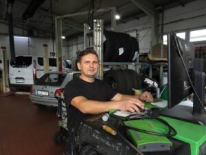 Die 5 besten Kofferraum-Reparaturservices in Heidelberg – Zugang zum Heck nach Schäden am Fahrzeugende wiederherstellen
